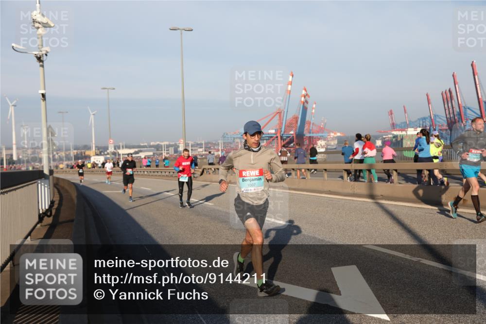 03.10.2025 - Köhlbrandbrückenlauf Yannick Fuchs http://msf.ph/oto/9144211 03.10.2025 08:32:10 Position 2 1007 meine-sportfotos.de