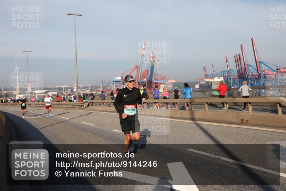 03.10.2025 - Köhlbrandbrückenlauf Yannick Fuchs http://msf.ph/oto/9144246 03.10.2025 08:32:13 Position 2 1, 1034 meine-sportfotos.de