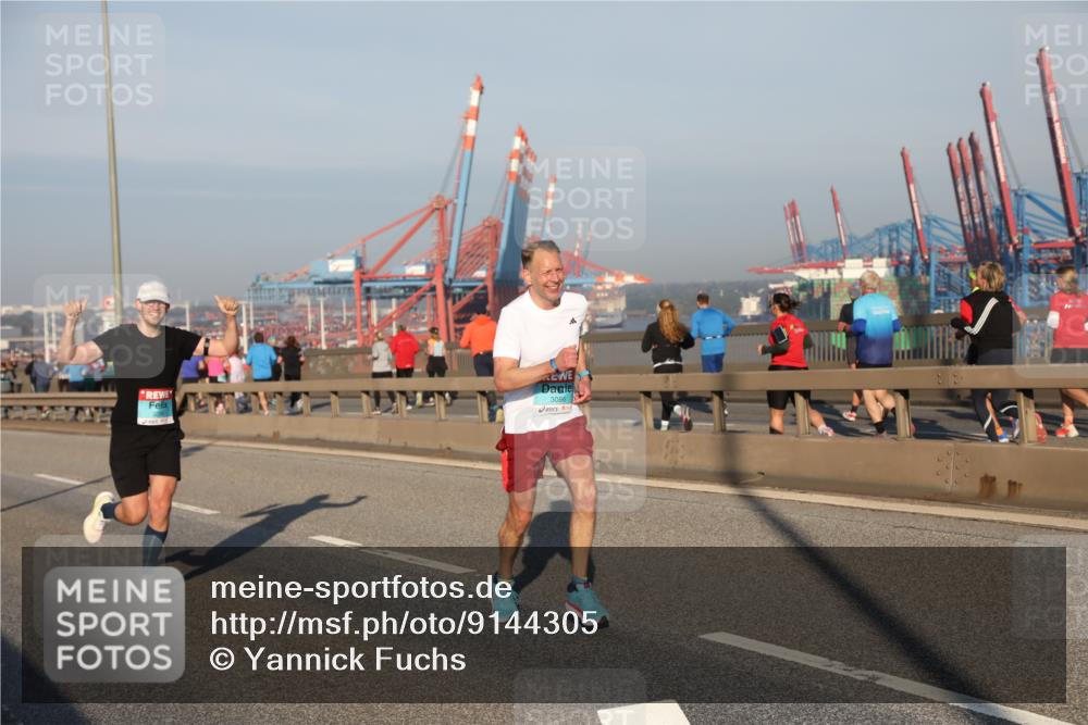 03.10.2025 - Köhlbrandbrückenlauf Yannick Fuchs http://msf.ph/oto/9144305 03.10.2025 08:32:19 Position 2 3086 meine-sportfotos.de