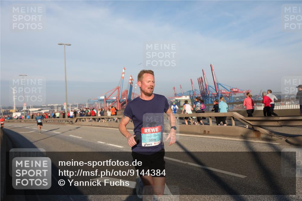 03.10.2025 - Köhlbrandbrückenlauf Yannick Fuchs http://msf.ph/oto/9144384 03.10.2025 08:32:32 Position 2 3809 meine-sportfotos.de