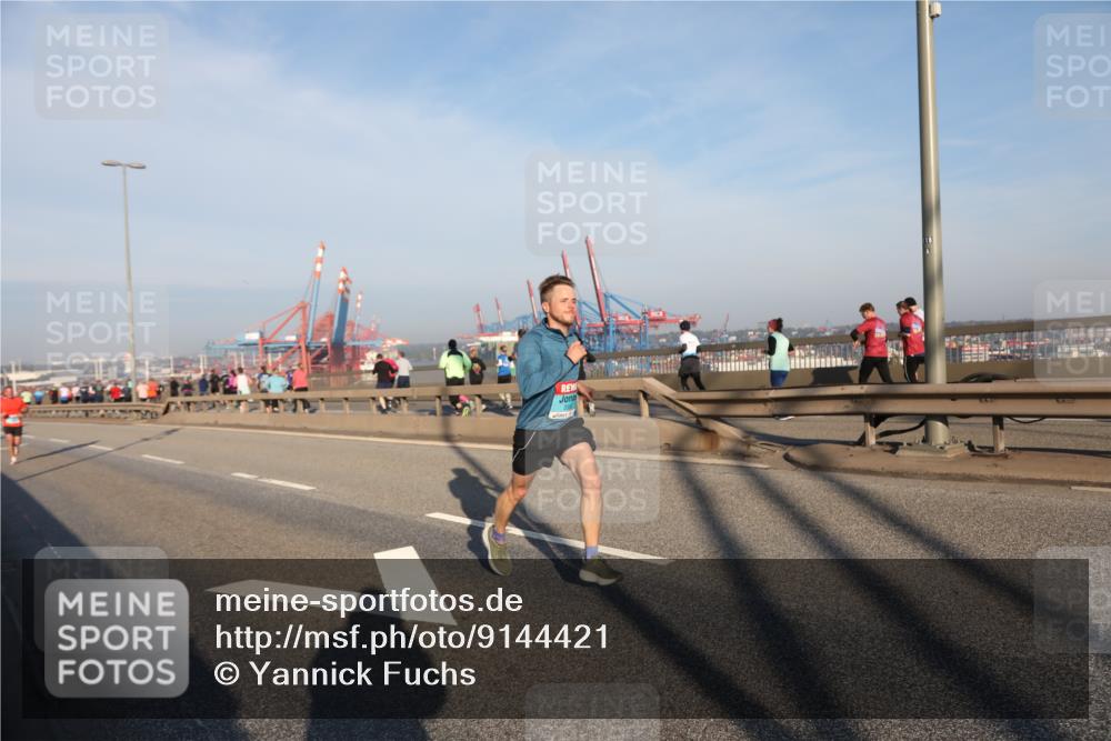 03.10.2025 - Köhlbrandbrückenlauf Yannick Fuchs http://msf.ph/oto/9144421 03.10.2025 08:32:38 Position 2  meine-sportfotos.de
