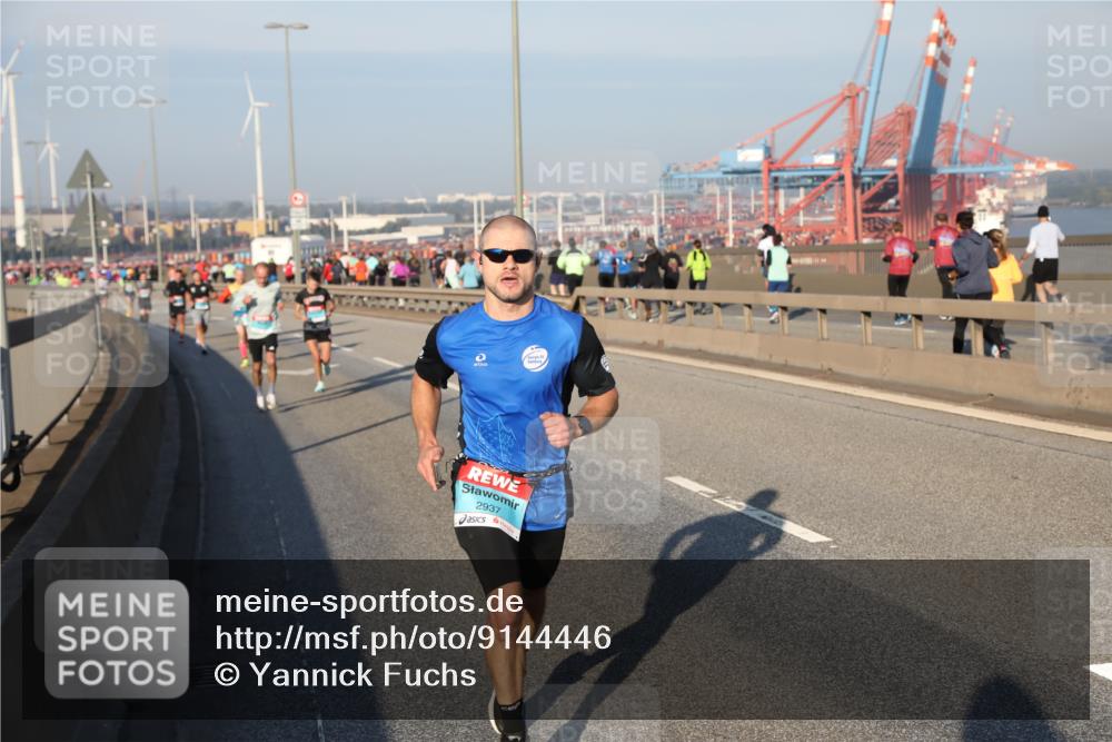 03.10.2025 - Köhlbrandbrückenlauf Yannick Fuchs http://msf.ph/oto/9144446 03.10.2025 08:32:45 Position 2 2937 meine-sportfotos.de