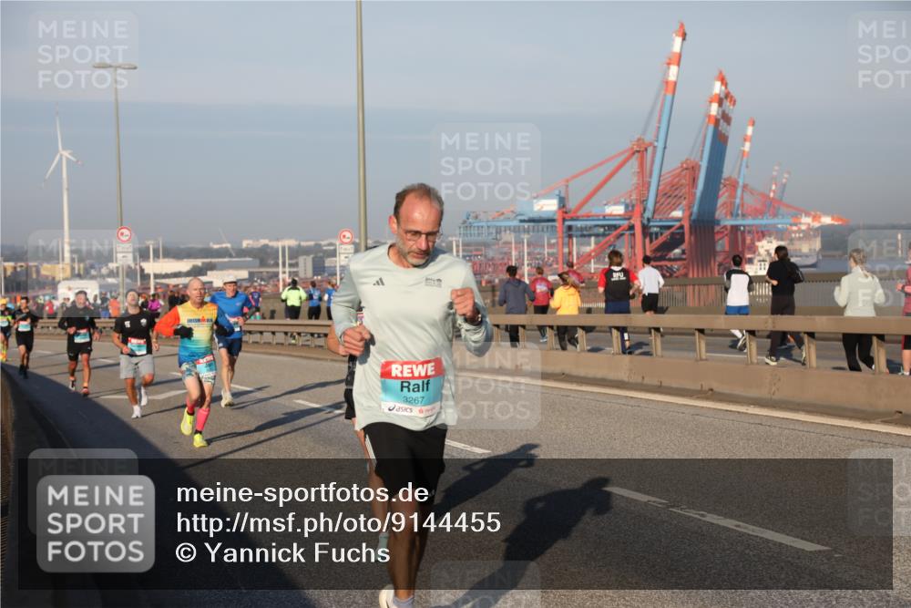 03.10.2025 - Köhlbrandbrückenlauf Yannick Fuchs http://msf.ph/oto/9144455 03.10.2025 08:32:49 Position 2 3267 meine-sportfotos.de