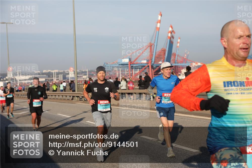 03.10.2025 - Köhlbrandbrückenlauf Yannick Fuchs http://msf.ph/oto/9144501 03.10.2025 08:32:53 Position 2 3248, 3629, 12 meine-sportfotos.de