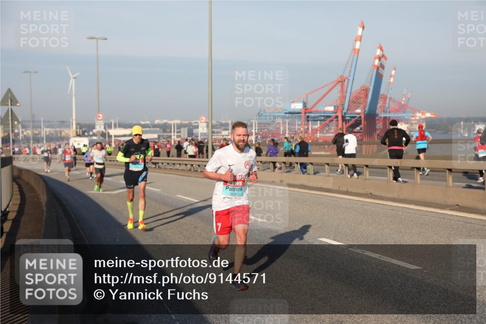 03.10.2025 - Köhlbrandbrückenlauf Yannick Fuchs http://msf.ph/oto/9144571 03.10.2025 08:33:00 Position 2 3618 meine-sportfotos.de