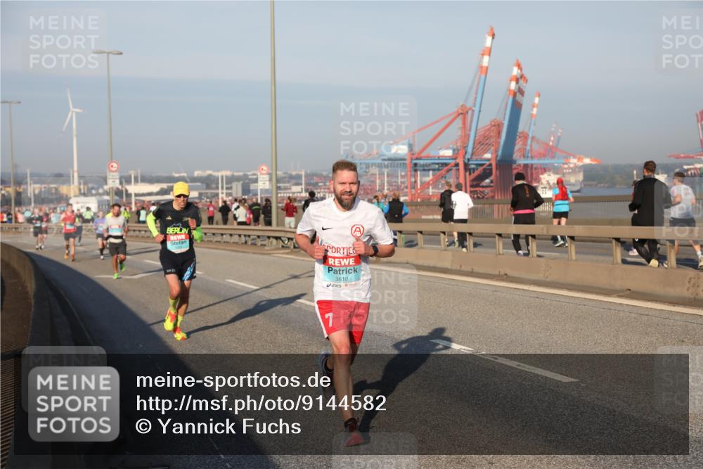 03.10.2025 - Köhlbrandbrückenlauf Yannick Fuchs http://msf.ph/oto/9144582 03.10.2025 08:33:00 Position 2 3618 meine-sportfotos.de
