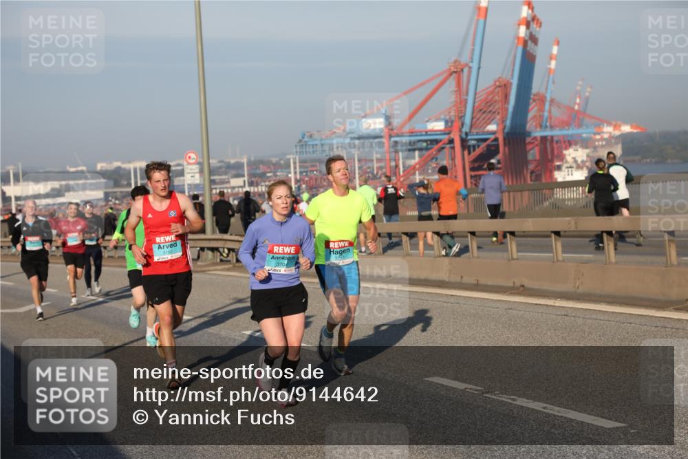 03.10.2025 - Köhlbrandbrückenlauf Yannick Fuchs http://msf.ph/oto/9144642 03.10.2025 08:33:08 Position 2 3152, 3704 meine-sportfotos.de