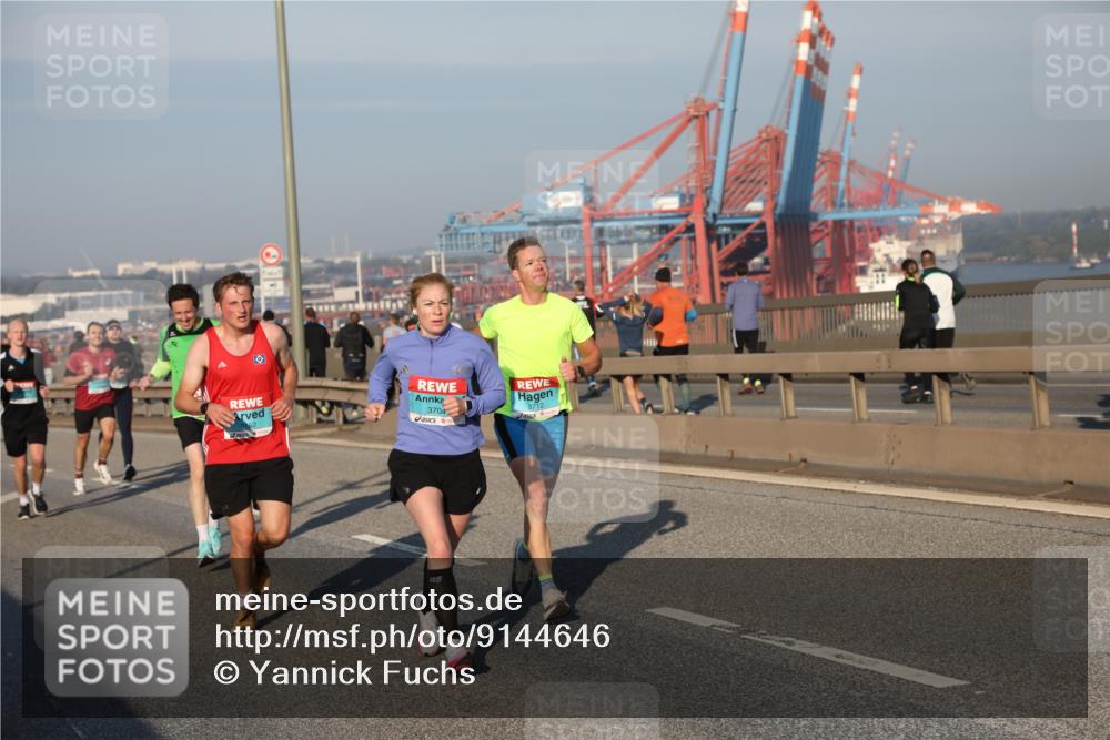 03.10.2025 - Köhlbrandbrückenlauf Yannick Fuchs http://msf.ph/oto/9144646 03.10.2025 08:33:08 Position 2 3704, 3712, 20 meine-sportfotos.de