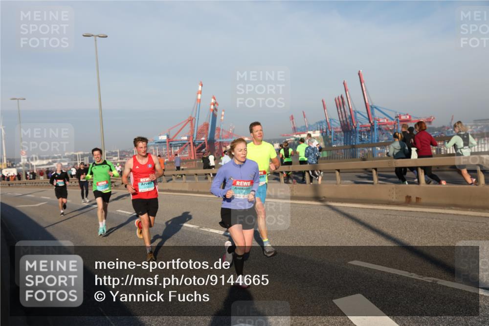 03.10.2025 - Köhlbrandbrückenlauf Yannick Fuchs http://msf.ph/oto/9144665 03.10.2025 08:33:09 Position 2 3704 meine-sportfotos.de