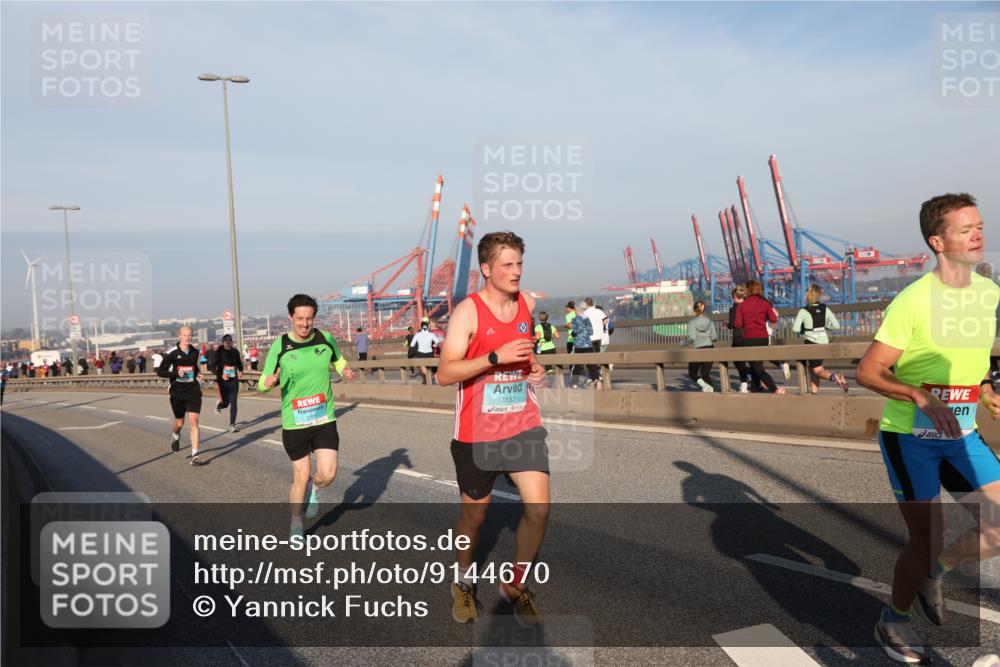 03.10.2025 - Köhlbrandbrückenlauf Yannick Fuchs http://msf.ph/oto/9144670 03.10.2025 08:33:10 Position 2 3152 meine-sportfotos.de