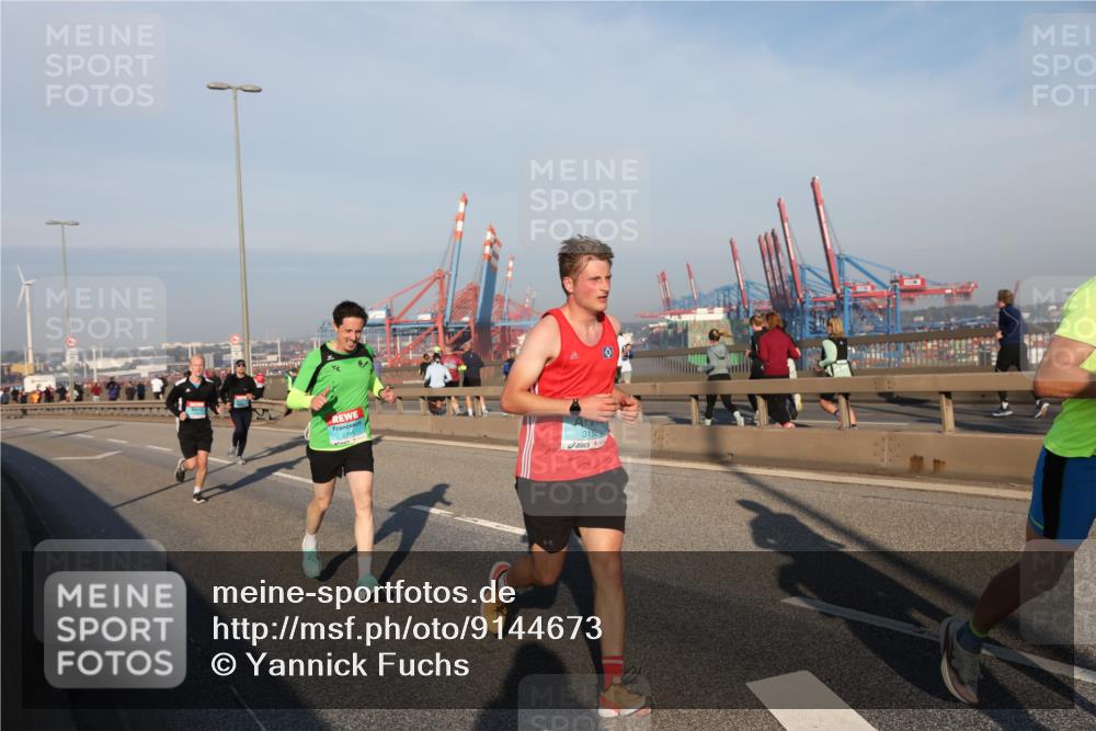 03.10.2025 - Köhlbrandbrückenlauf Yannick Fuchs http://msf.ph/oto/9144673 03.10.2025 08:33:10 Position 2 2705, 315 meine-sportfotos.de