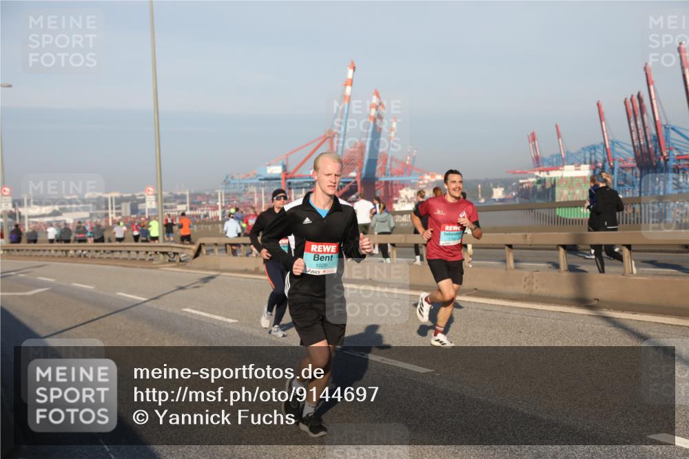 03.10.2025 - Köhlbrandbrückenlauf Yannick Fuchs http://msf.ph/oto/9144697 03.10.2025 08:33:13 Position 2 1029 meine-sportfotos.de