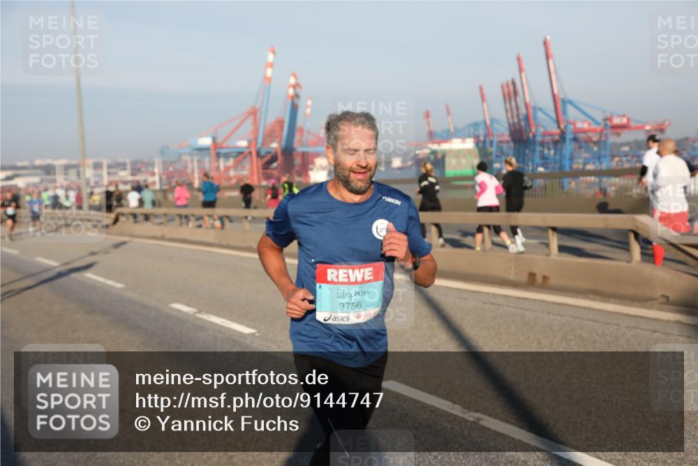 03.10.2025 - Köhlbrandbrückenlauf Yannick Fuchs http://msf.ph/oto/9144747 03.10.2025 08:33:22 Position 2 3756 meine-sportfotos.de