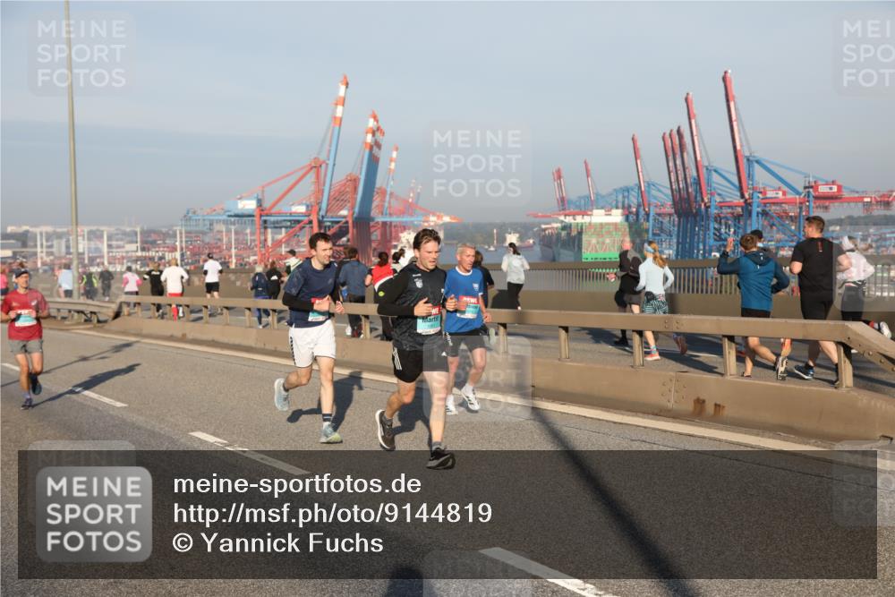 03.10.2025 - Köhlbrandbrückenlauf Yannick Fuchs http://msf.ph/oto/9144819 03.10.2025 08:33:29 Position 2  meine-sportfotos.de