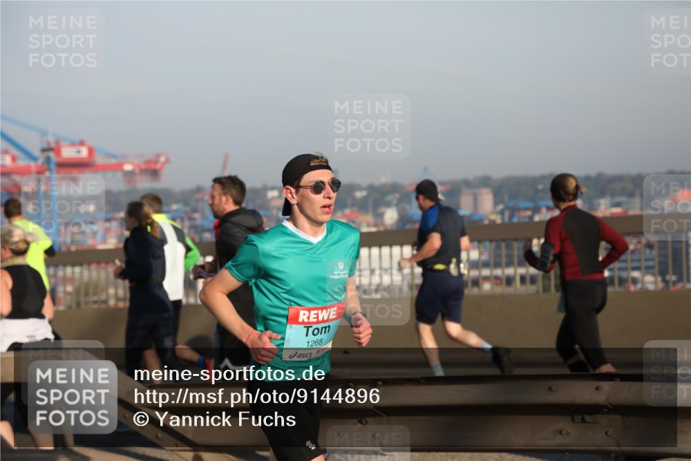 03.10.2025 - Köhlbrandbrückenlauf Yannick Fuchs http://msf.ph/oto/9144896 03.10.2025 08:33:40 Position 2 1268 meine-sportfotos.de