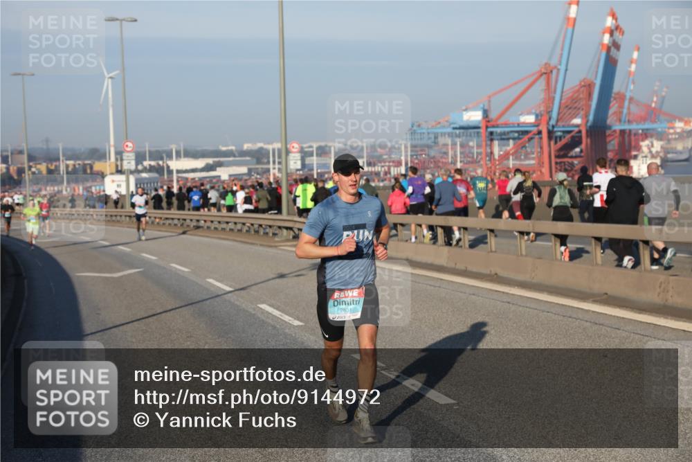 03.10.2025 - Köhlbrandbrückenlauf Yannick Fuchs http://msf.ph/oto/9144972 03.10.2025 08:33:54 Position 2 2831, 2024 meine-sportfotos.de