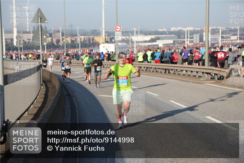 03.10.2025 - Köhlbrandbrückenlauf Yannick Fuchs http://msf.ph/oto/9144998 03.10.2025 08:34:03 Position 2 3841 meine-sportfotos.de