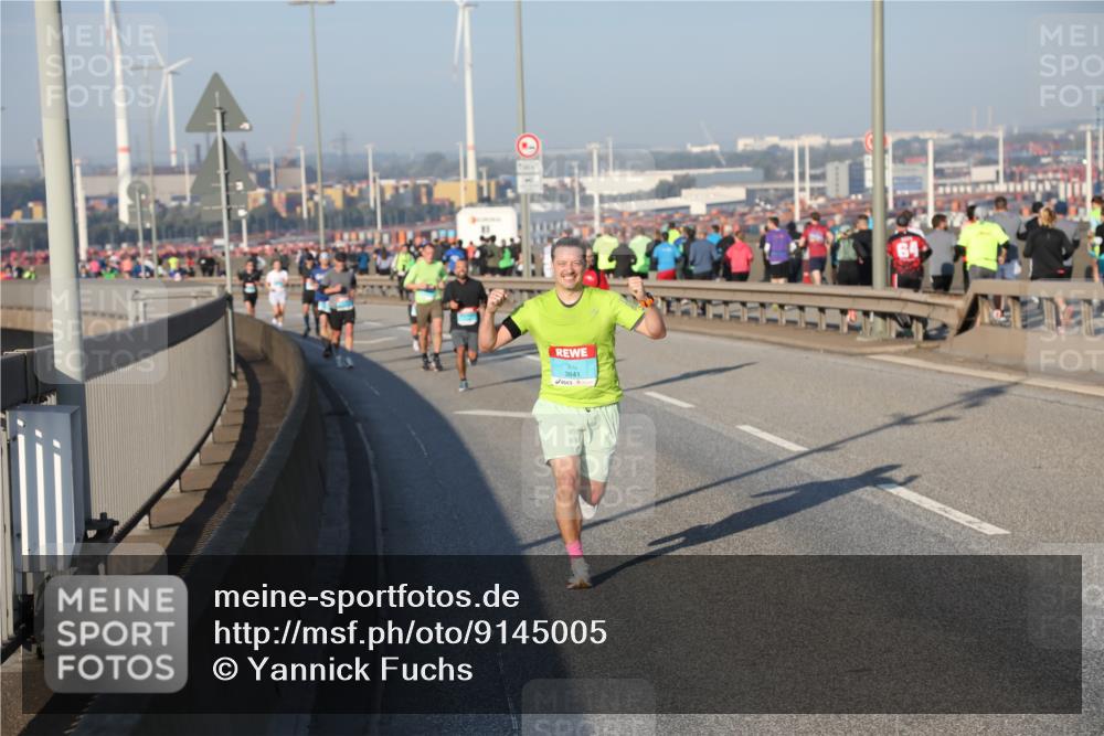 03.10.2025 - Köhlbrandbrückenlauf Yannick Fuchs http://msf.ph/oto/9145005 03.10.2025 08:34:03 Position 2 3841 meine-sportfotos.de