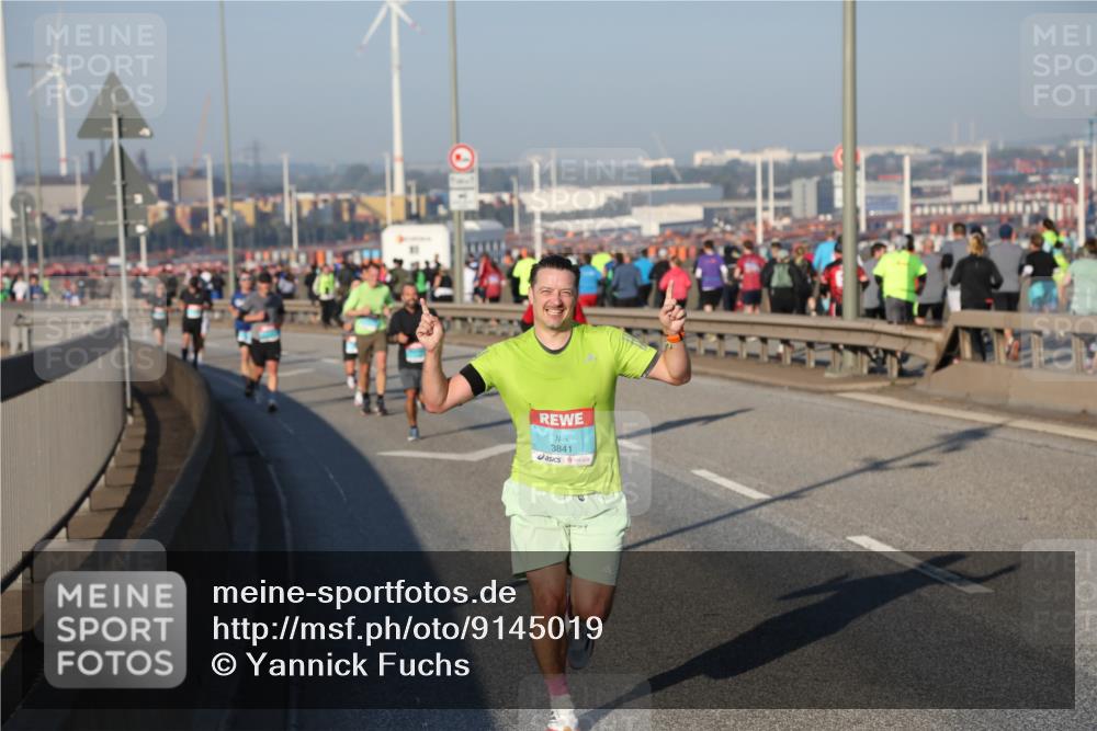 03.10.2025 - Köhlbrandbrückenlauf Yannick Fuchs http://msf.ph/oto/9145019 03.10.2025 08:34:04 Position 2 3841 meine-sportfotos.de