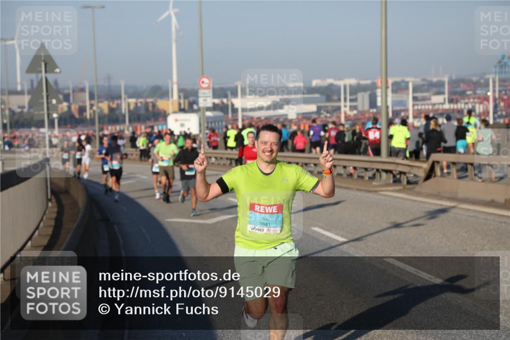 03.10.2025 - Köhlbrandbrückenlauf Yannick Fuchs http://msf.ph/oto/9145029 03.10.2025 08:34:04 Position 2 3841 meine-sportfotos.de