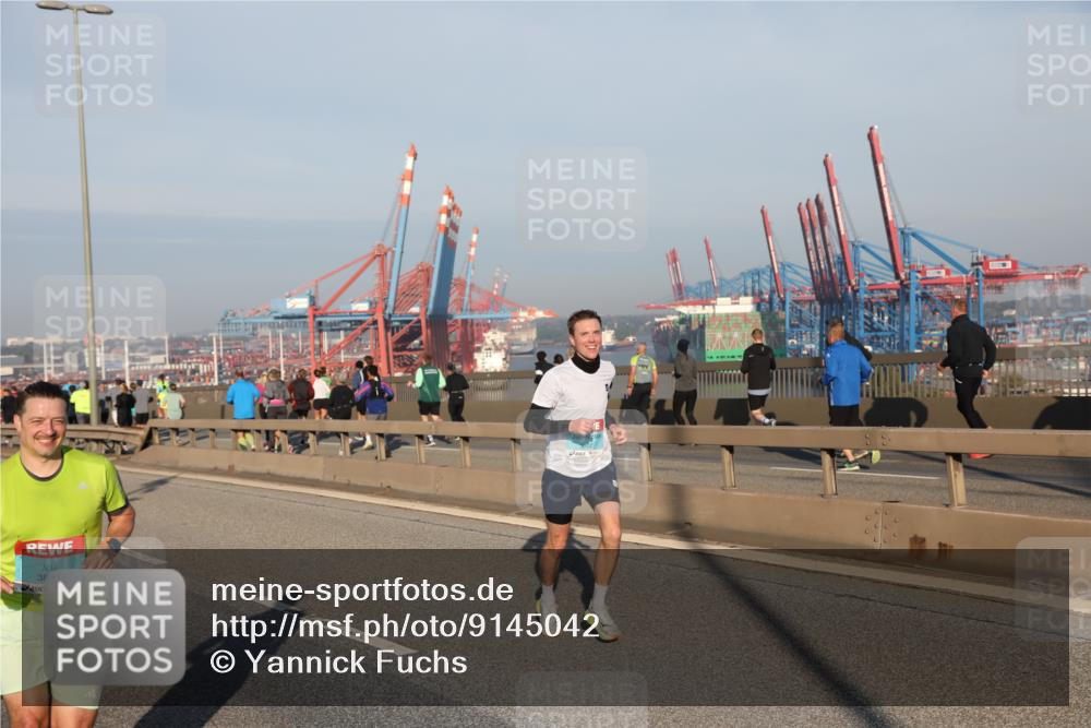 03.10.2025 - Köhlbrandbrückenlauf Yannick Fuchs http://msf.ph/oto/9145042 03.10.2025 08:34:05 Position 2 3841 meine-sportfotos.de