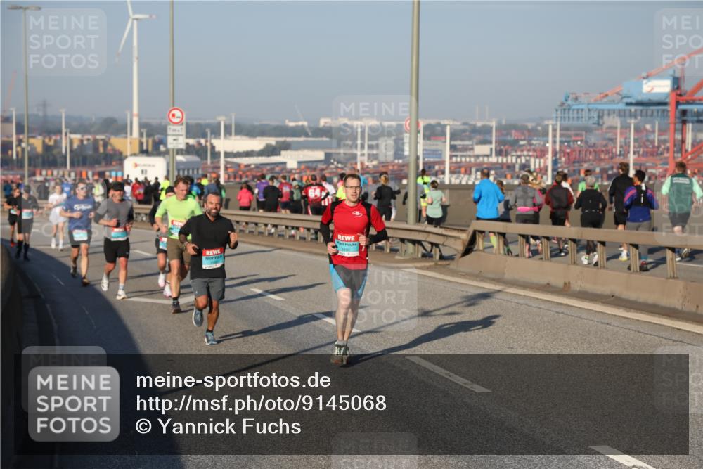 03.10.2025 - Köhlbrandbrückenlauf Yannick Fuchs http://msf.ph/oto/9145068 03.10.2025 08:34:07 Position 2 3490 meine-sportfotos.de