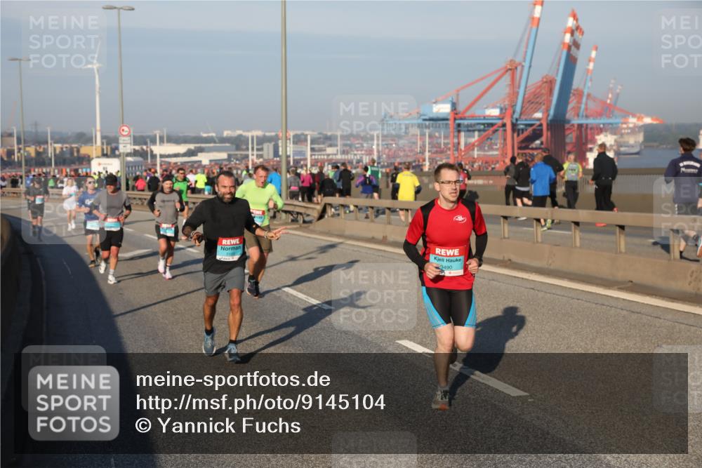 03.10.2025 - Köhlbrandbrückenlauf Yannick Fuchs http://msf.ph/oto/9145104 03.10.2025 08:34:10 Position 2 481, 3490 meine-sportfotos.de