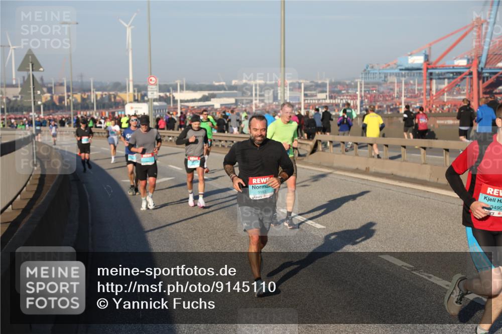 03.10.2025 - Köhlbrandbrückenlauf Yannick Fuchs http://msf.ph/oto/9145110 03.10.2025 08:34:10 Position 2 3193, 3490 meine-sportfotos.de