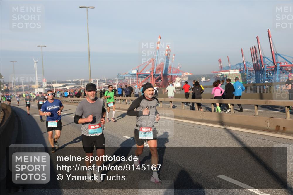 03.10.2025 - Köhlbrandbrückenlauf Yannick Fuchs http://msf.ph/oto/9145167 03.10.2025 08:34:14 Position 2 3785, 1037 meine-sportfotos.de