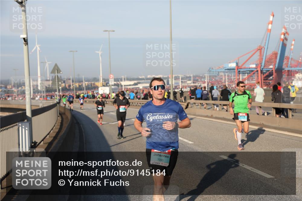 03.10.2025 - Köhlbrandbrückenlauf Yannick Fuchs http://msf.ph/oto/9145184 03.10.2025 08:34:15 Position 2 3, 1040 meine-sportfotos.de