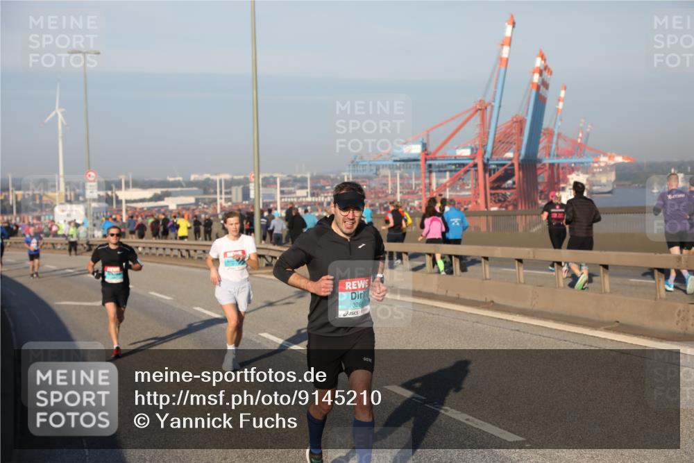 03.10.2025 - Köhlbrandbrückenlauf Yannick Fuchs http://msf.ph/oto/9145210 03.10.2025 08:34:18 Position 2 3288 meine-sportfotos.de