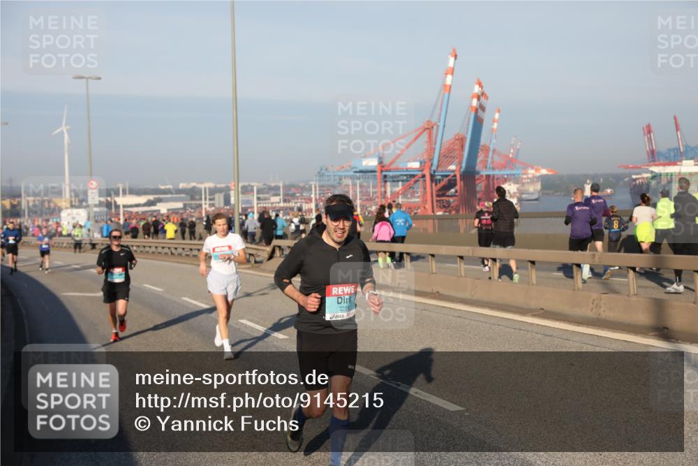 03.10.2025 - Köhlbrandbrückenlauf Yannick Fuchs http://msf.ph/oto/9145215 03.10.2025 08:34:18 Position 2 3288 meine-sportfotos.de
