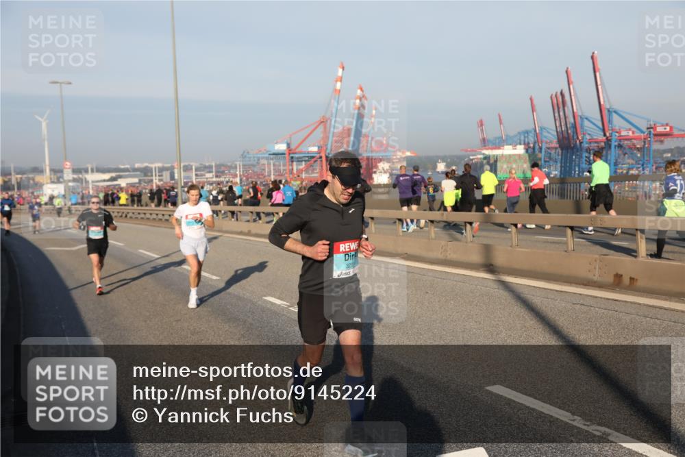 03.10.2025 - Köhlbrandbrückenlauf Yannick Fuchs http://msf.ph/oto/9145224 03.10.2025 08:34:19 Position 2 328 meine-sportfotos.de