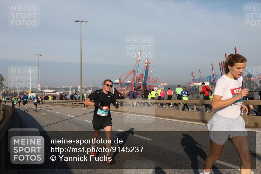 03.10.2025 - Köhlbrandbrückenlauf Yannick Fuchs http://msf.ph/oto/9145237 03.10.2025 08:34:21 Position 2 1085 meine-sportfotos.de