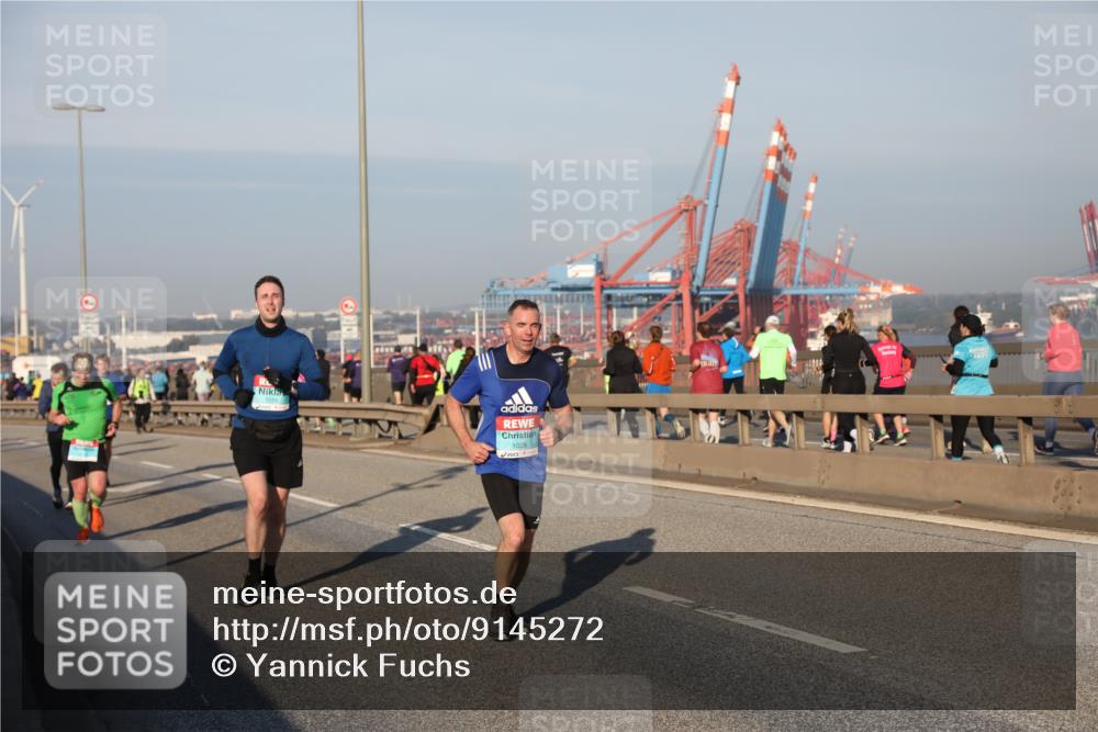 03.10.2025 - Köhlbrandbrückenlauf Yannick Fuchs http://msf.ph/oto/9145272 03.10.2025 08:34:28 Position 2 1028 meine-sportfotos.de