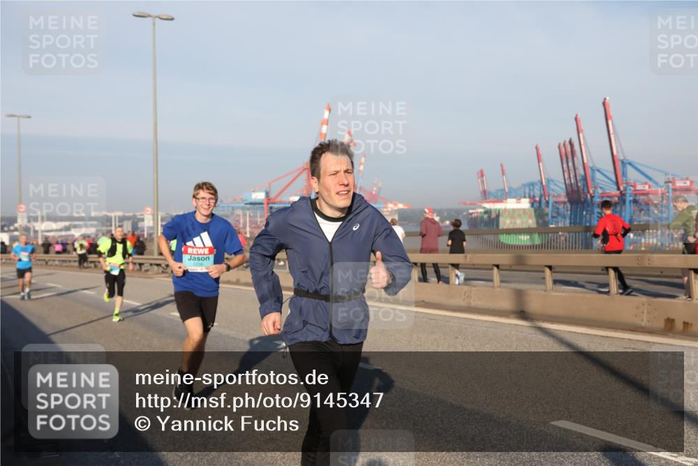 03.10.2025 - Köhlbrandbrückenlauf Yannick Fuchs http://msf.ph/oto/9145347 03.10.2025 08:34:34 Position 2 1230 meine-sportfotos.de