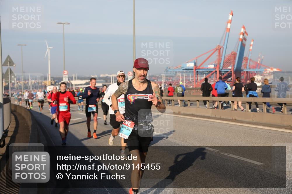 03.10.2025 - Köhlbrandbrückenlauf Yannick Fuchs http://msf.ph/oto/9145455 03.10.2025 08:34:42 Position 2 007 meine-sportfotos.de