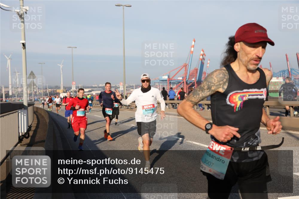 03.10.2025 - Köhlbrandbrückenlauf Yannick Fuchs http://msf.ph/oto/9145475 03.10.2025 08:34:43 Position 2 3494, 3007 meine-sportfotos.de
