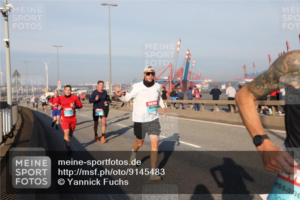 03.10.2025 - Köhlbrandbrückenlauf Yannick Fuchs http://msf.ph/oto/9145483 03.10.2025 08:34:44 Position 2 3494, 30 meine-sportfotos.de