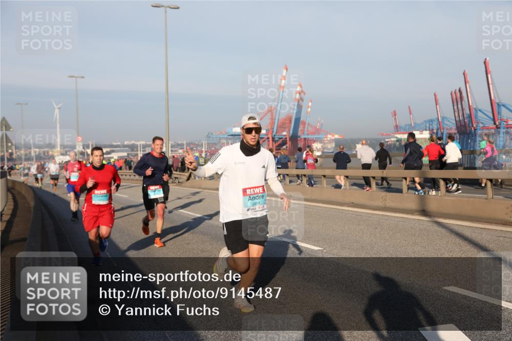 03.10.2025 - Köhlbrandbrückenlauf Yannick Fuchs http://msf.ph/oto/9145487 03.10.2025 08:34:44 Position 2 3494 meine-sportfotos.de