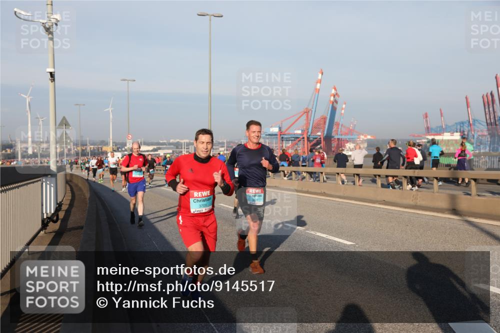 03.10.2025 - Köhlbrandbrückenlauf Yannick Fuchs http://msf.ph/oto/9145517 03.10.2025 08:34:45 Position 2 3705 meine-sportfotos.de