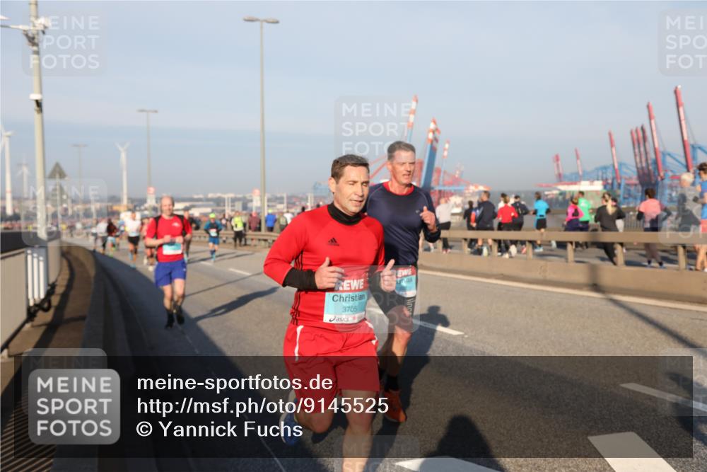 03.10.2025 - Köhlbrandbrückenlauf Yannick Fuchs http://msf.ph/oto/9145525 03.10.2025 08:34:46 Position 2 3705 meine-sportfotos.de