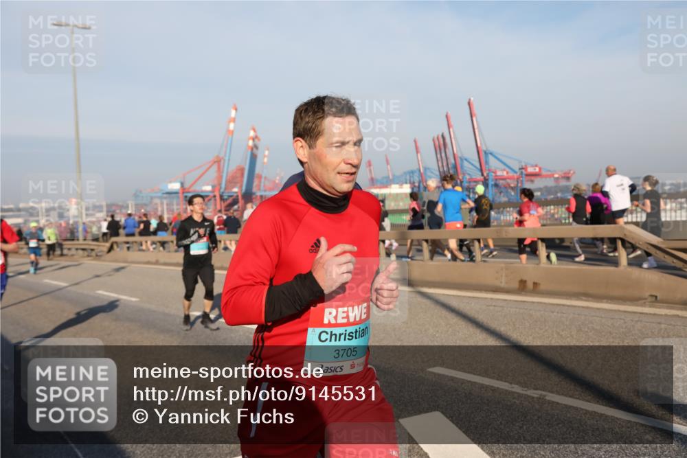 03.10.2025 - Köhlbrandbrückenlauf Yannick Fuchs http://msf.ph/oto/9145531 03.10.2025 08:34:46 Position 2 3705 meine-sportfotos.de