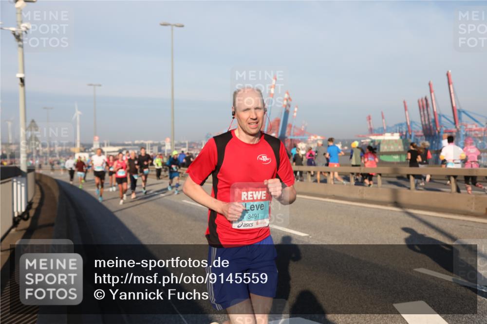 03.10.2025 - Köhlbrandbrückenlauf Yannick Fuchs http://msf.ph/oto/9145559 03.10.2025 08:34:48 Position 2 3491 meine-sportfotos.de