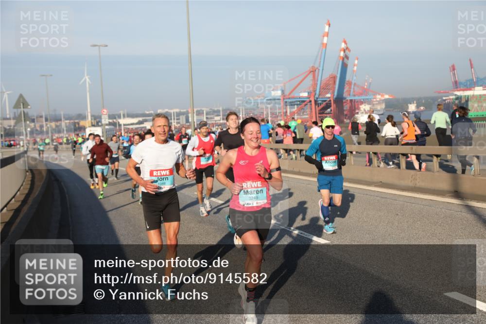 03.10.2025 - Köhlbrandbrückenlauf Yannick Fuchs http://msf.ph/oto/9145582 03.10.2025 08:34:52 Position 2 1048, 3249 meine-sportfotos.de