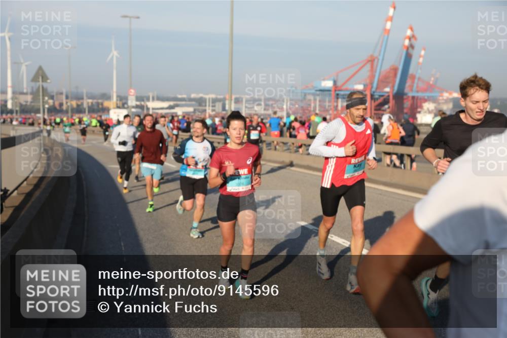 03.10.2025 - Köhlbrandbrückenlauf Yannick Fuchs http://msf.ph/oto/9145596 03.10.2025 08:34:53 Position 2  meine-sportfotos.de