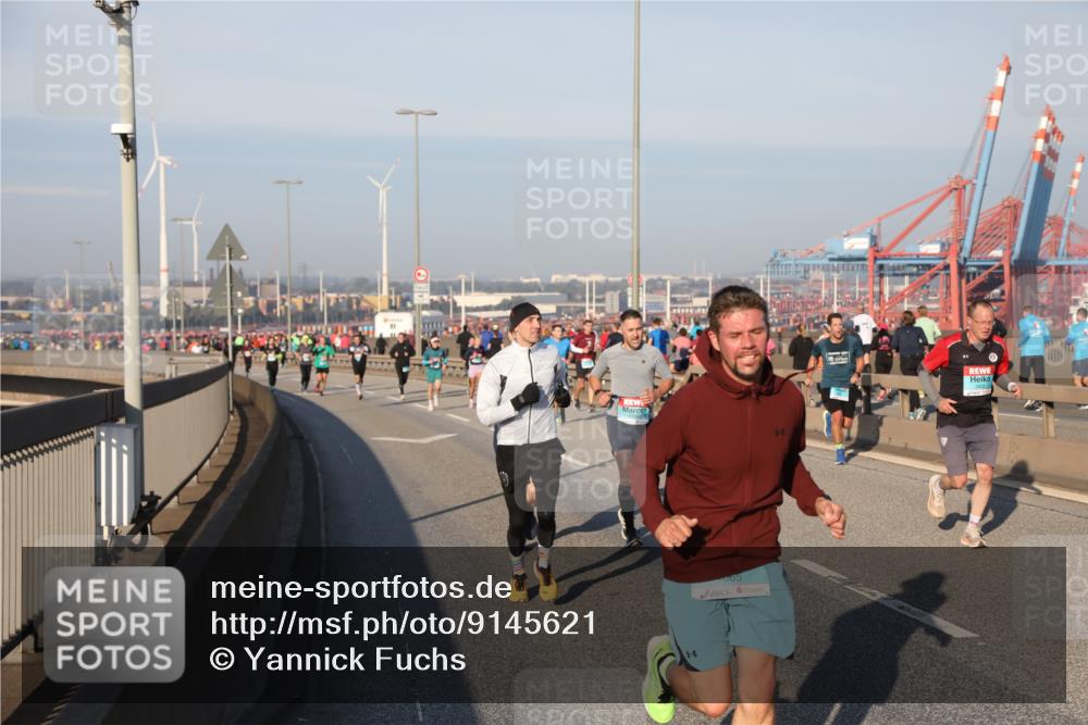 03.10.2025 - Köhlbrandbrückenlauf Yannick Fuchs http://msf.ph/oto/9145621 03.10.2025 08:34:56 Position 2 065 meine-sportfotos.de