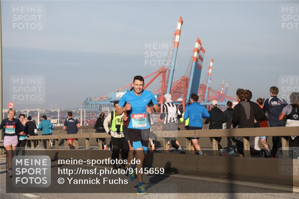 03.10.2025 - Köhlbrandbrückenlauf Yannick Fuchs http://msf.ph/oto/9145659 03.10.2025 08:35:03 Position 2 1023 meine-sportfotos.de