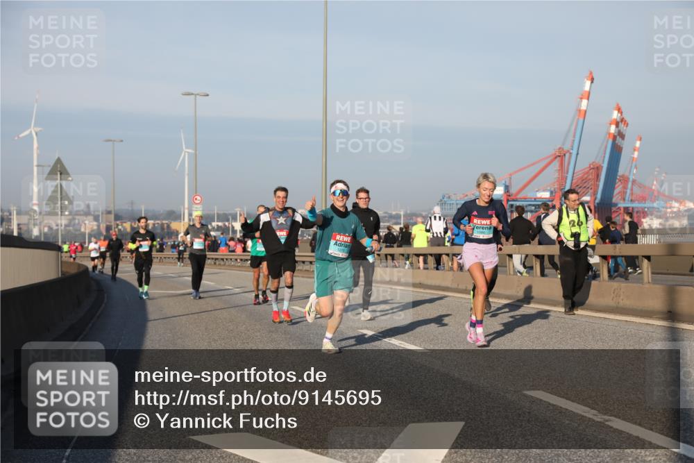 03.10.2025 - Köhlbrandbrückenlauf Yannick Fuchs http://msf.ph/oto/9145695 03.10.2025 08:35:05 Position 2 1275 meine-sportfotos.de