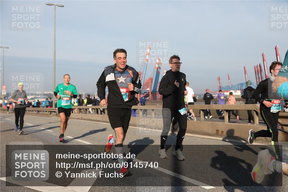 03.10.2025 - Köhlbrandbrückenlauf Yannick Fuchs http://msf.ph/oto/9145740 03.10.2025 08:35:08 Position 2 3083 meine-sportfotos.de